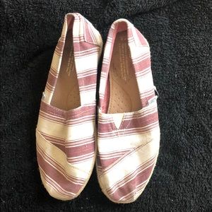 TOMS Slip-ons